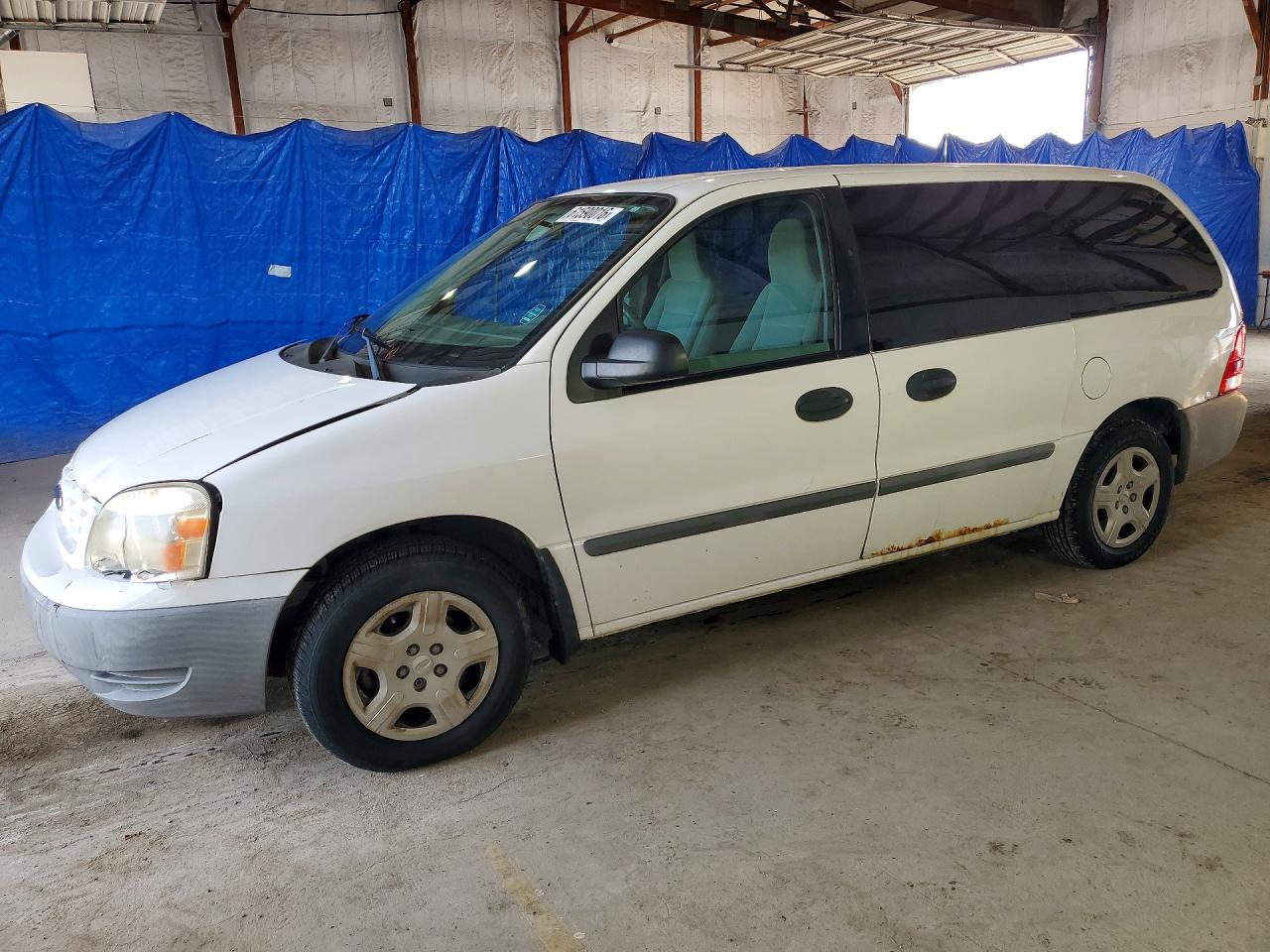 2007 Ford Freestar, VIN 2FTZA54217BA28024 — Front end
