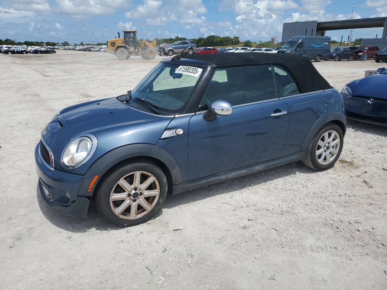 2011 MINI Convertible S, VIN WMWZP3C50BTX83220 — Вода / потоп
