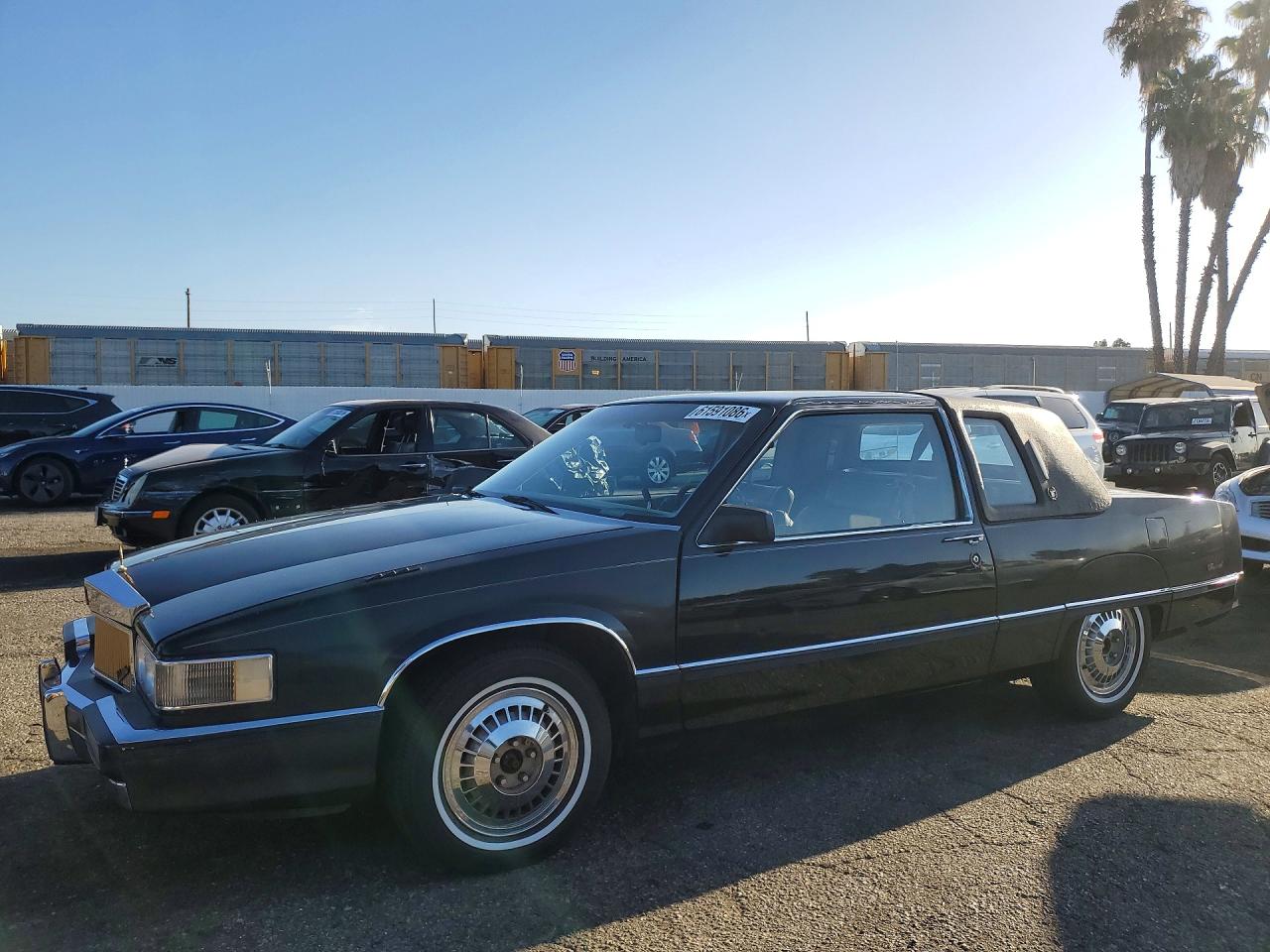 1990 Cadillac Fleetwood, VIN 1G6CB1330L4206115 — Minor dents and scratches