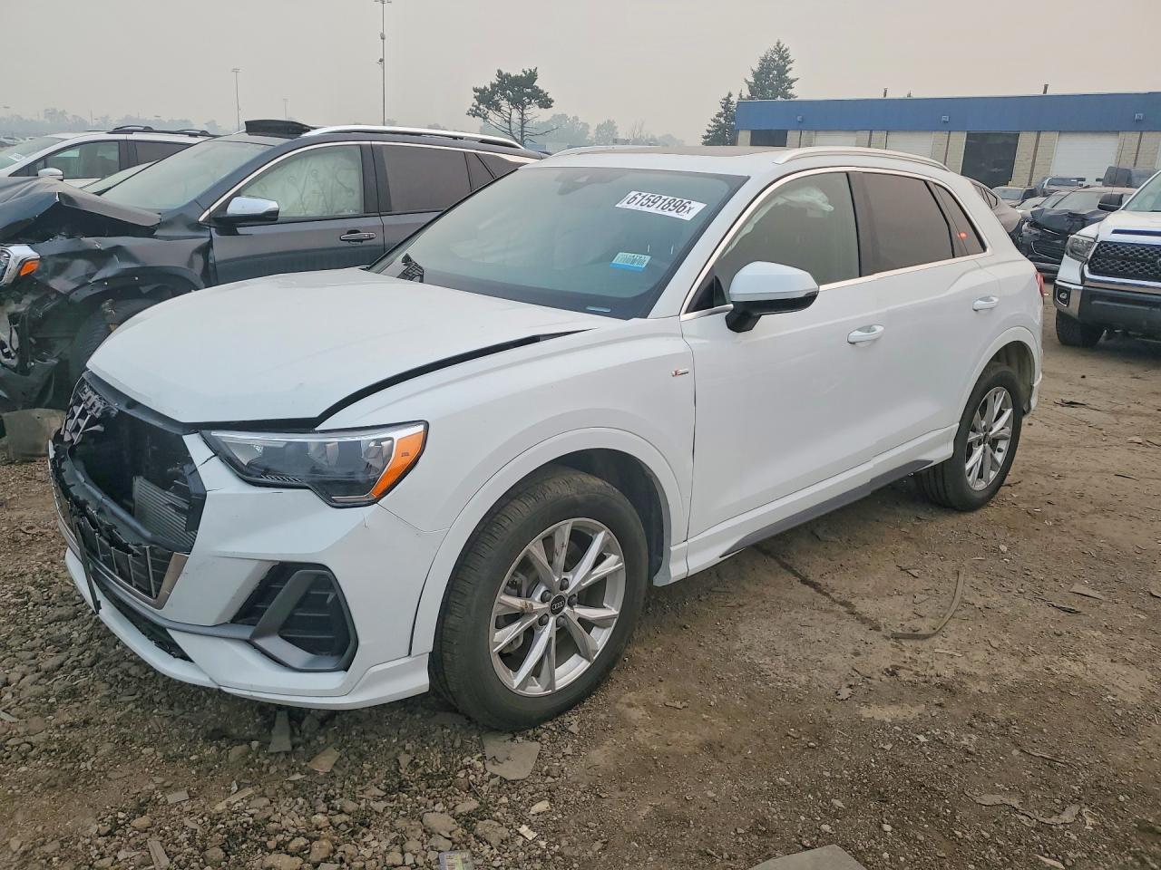 2021 Audi Q3 S line Premium, VIN WA1DECF32M1050690 — Front end