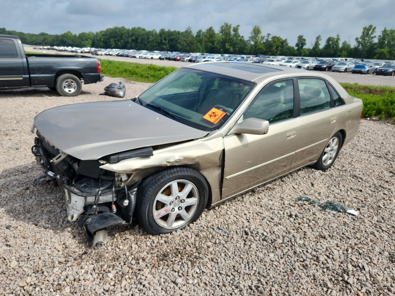 2004 Toyota Avalon XL, VIN 4T1BF28B54U384554 — Перед