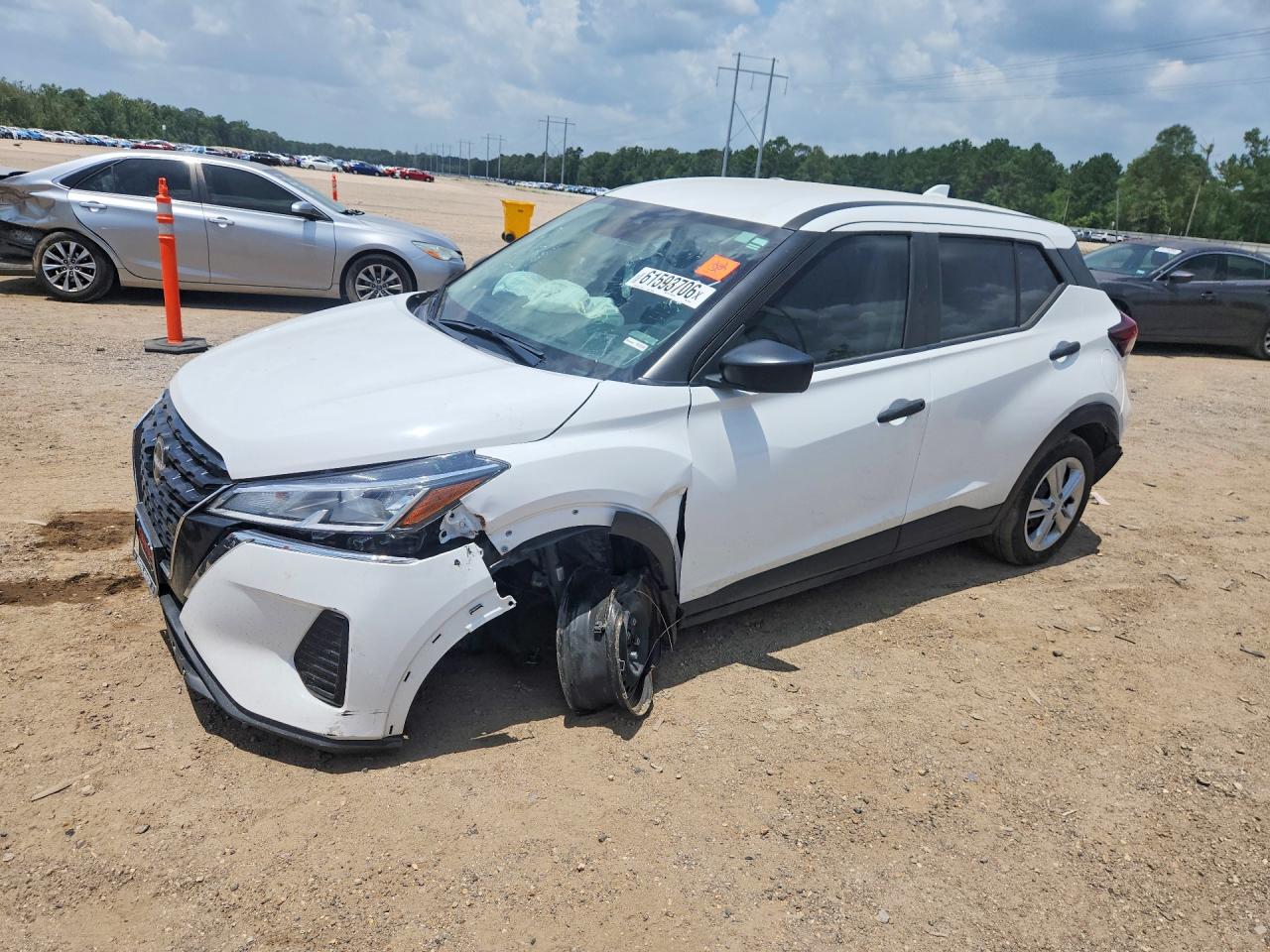 2024 Nissan Kicks S, VIN 3N1CP5BV7RL585872 — Side