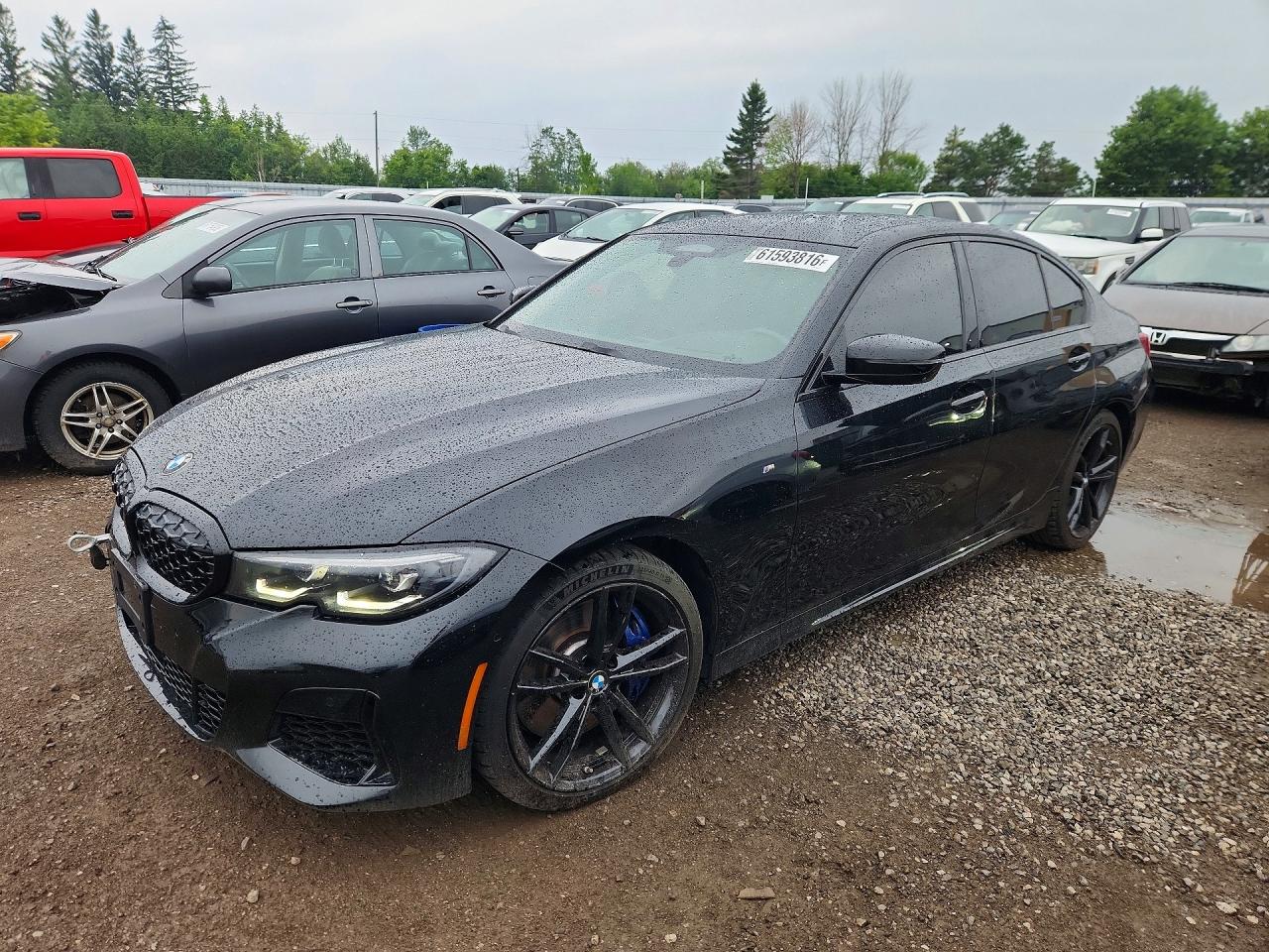 2022 BMW 3 Series M340i xDrive, VIN WBA5U9C05NFL90119 — Бок