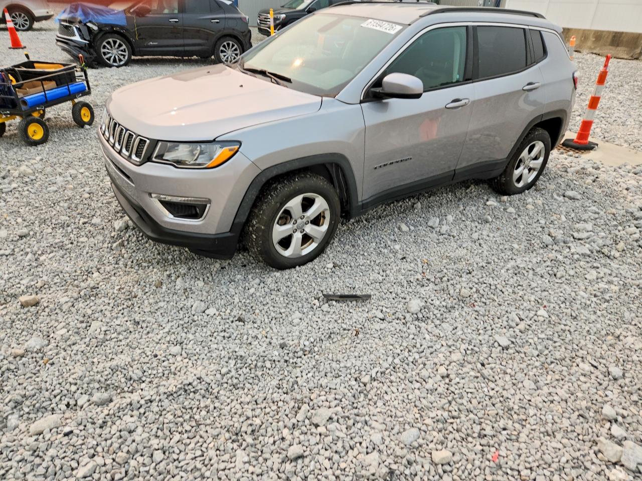 2018 Jeep Compass Latitude, VIN 3C4NJCBBXJT287029 — Minor dents and scratches