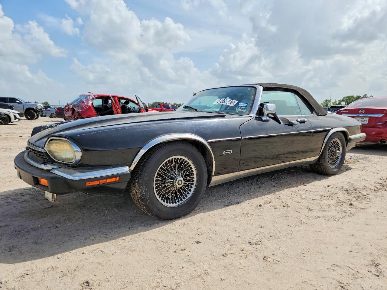 1992 Jaguar XJS, VIN SAJNW4845NC180392 — Roof