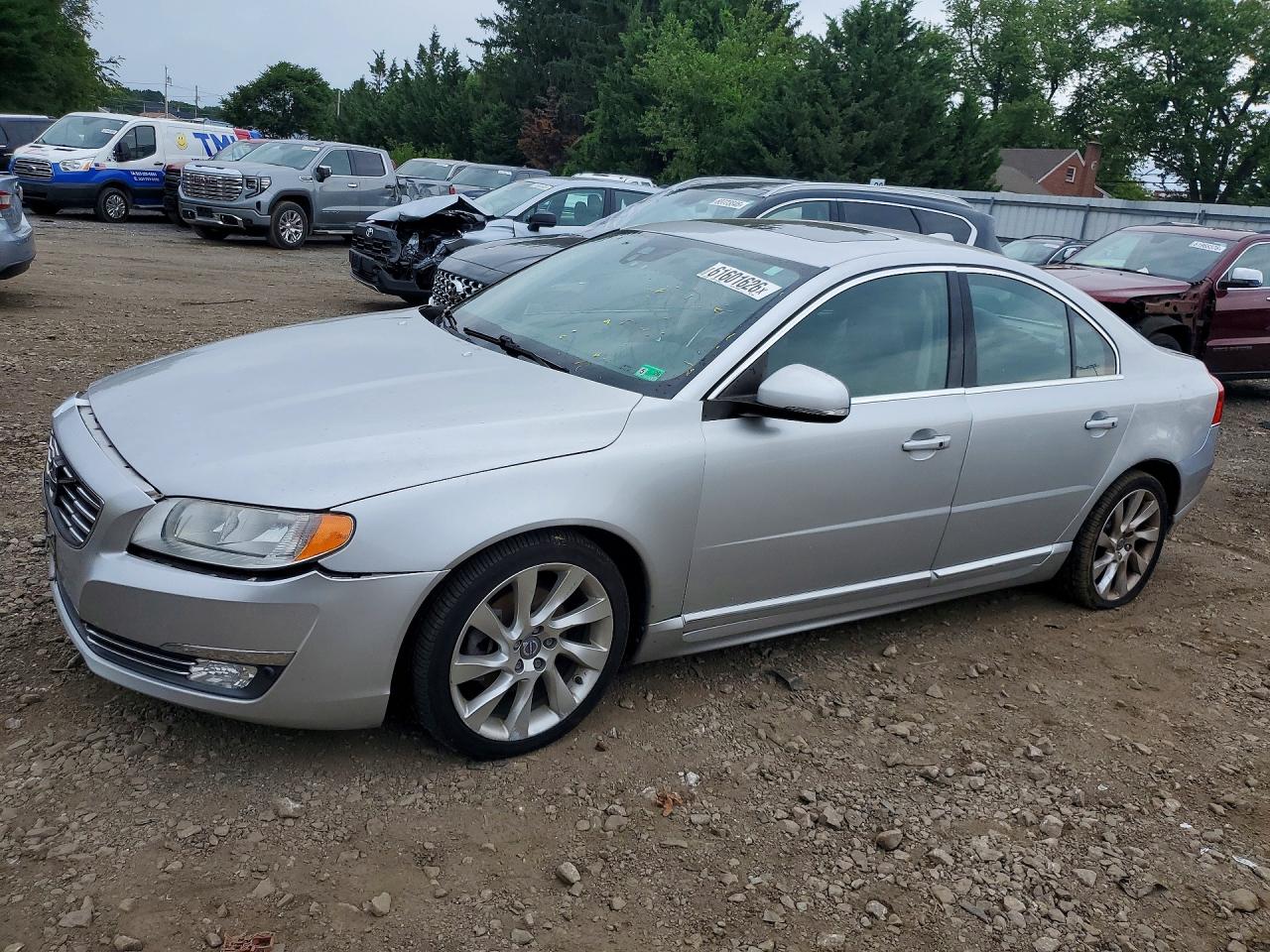 2016 Volvo S80 T5 Drive-E, VIN YV140MAK6G1196680 — Front end