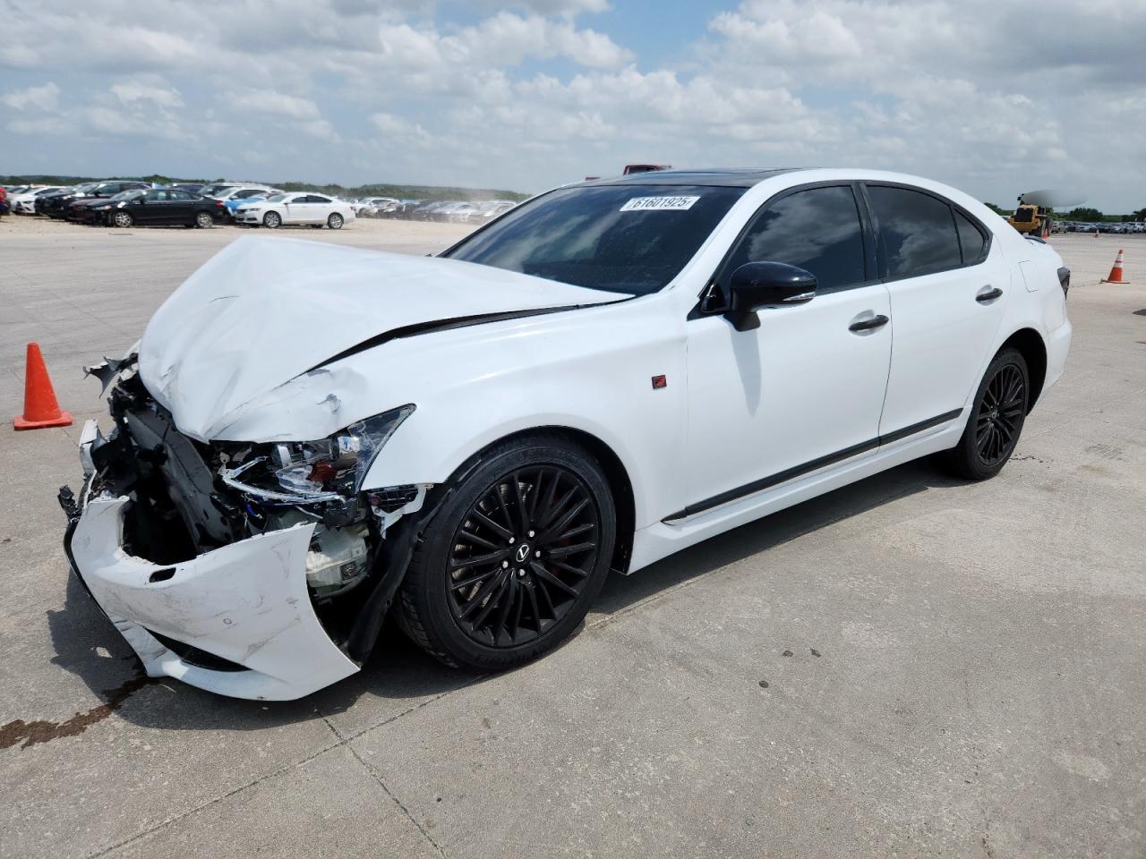 2015 Lexus LS 460, VIN JTHCL5EF5F5023802 — Фото с аукциона