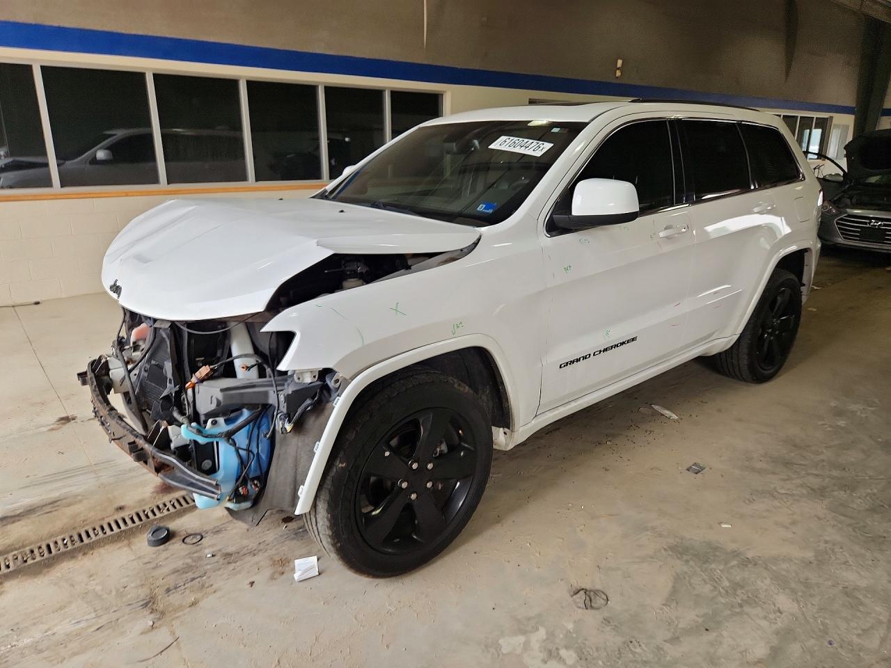 2015 Jeep Grand Cherokee Altitude, VIN 1C4RJFAG4FC102184 — Перед