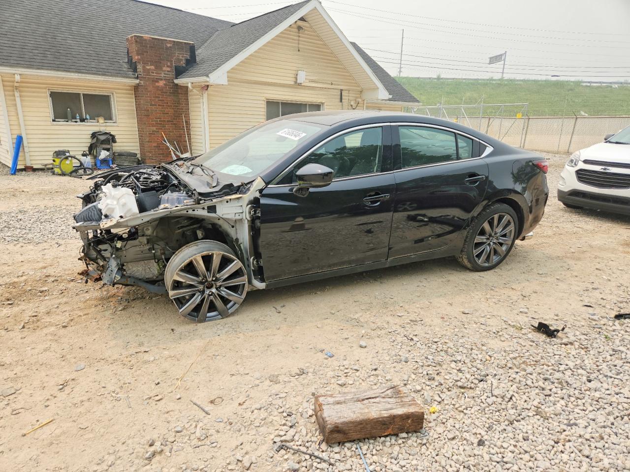 2021 Mazda 6 Touring, VIN JM1GL1VM0M1607927 — Перед