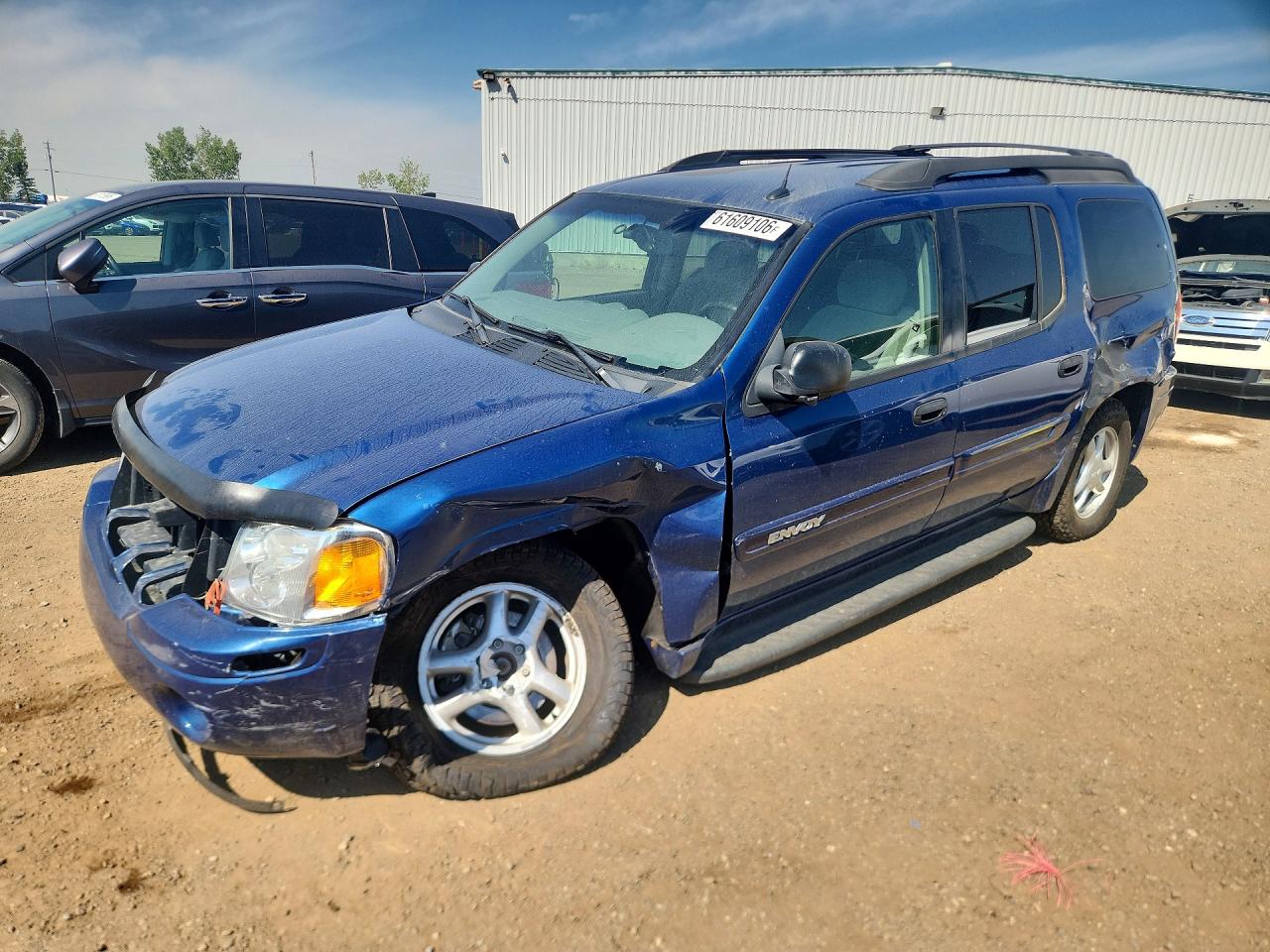 2005 GMC Envoy SLE, VIN 1GKET16SX56194945 — Front end
