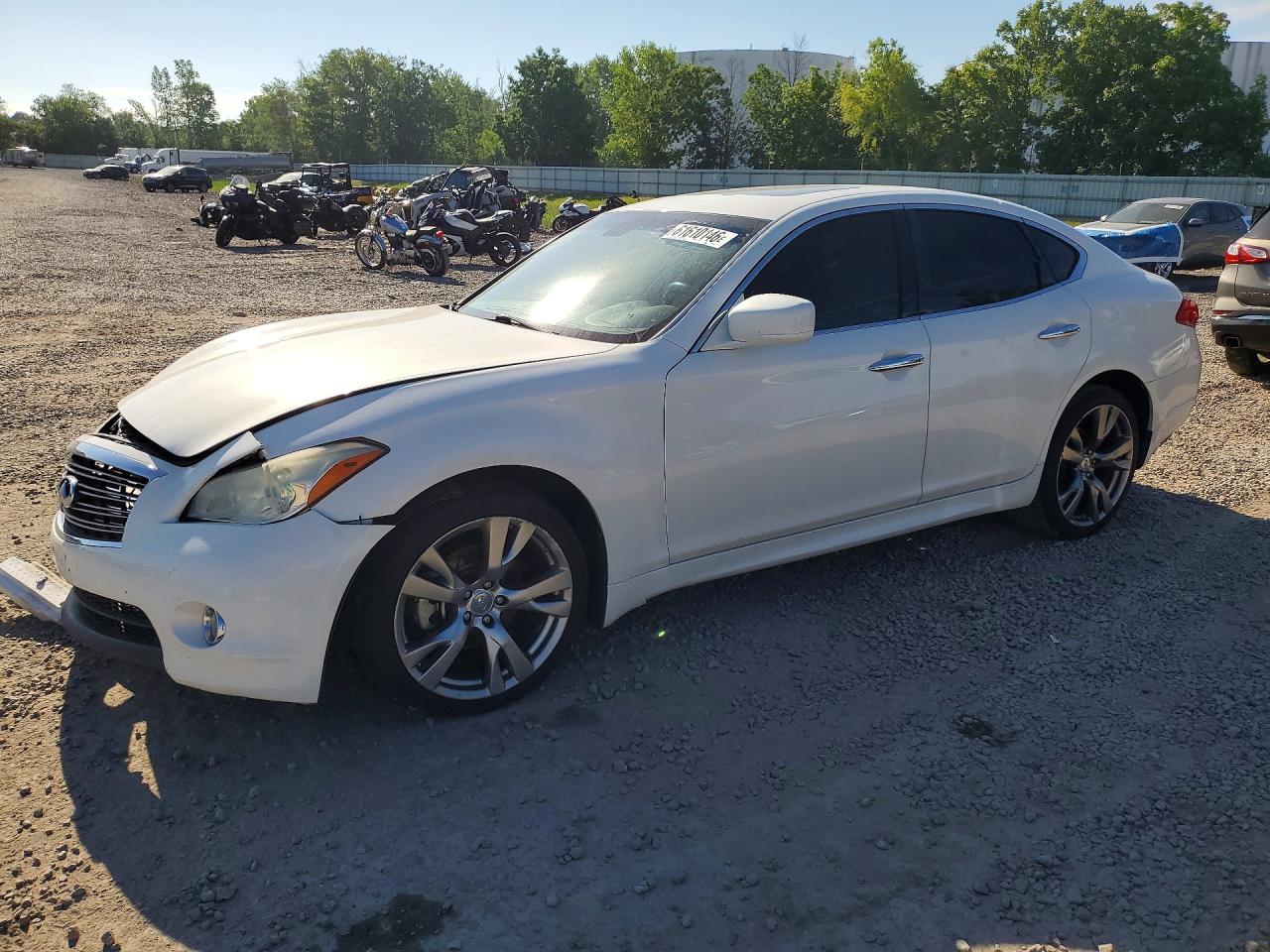 2011 Infiniti M, VIN JN1BY1AR2BM370367 — Front end
