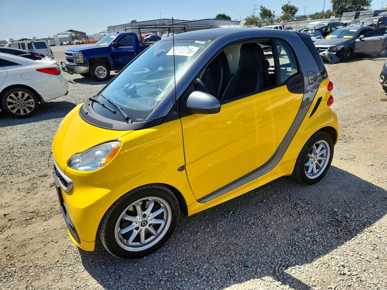 2015 Smart fortwo Passion, VIN WMEEJ9AA3FK828900 — Rear end