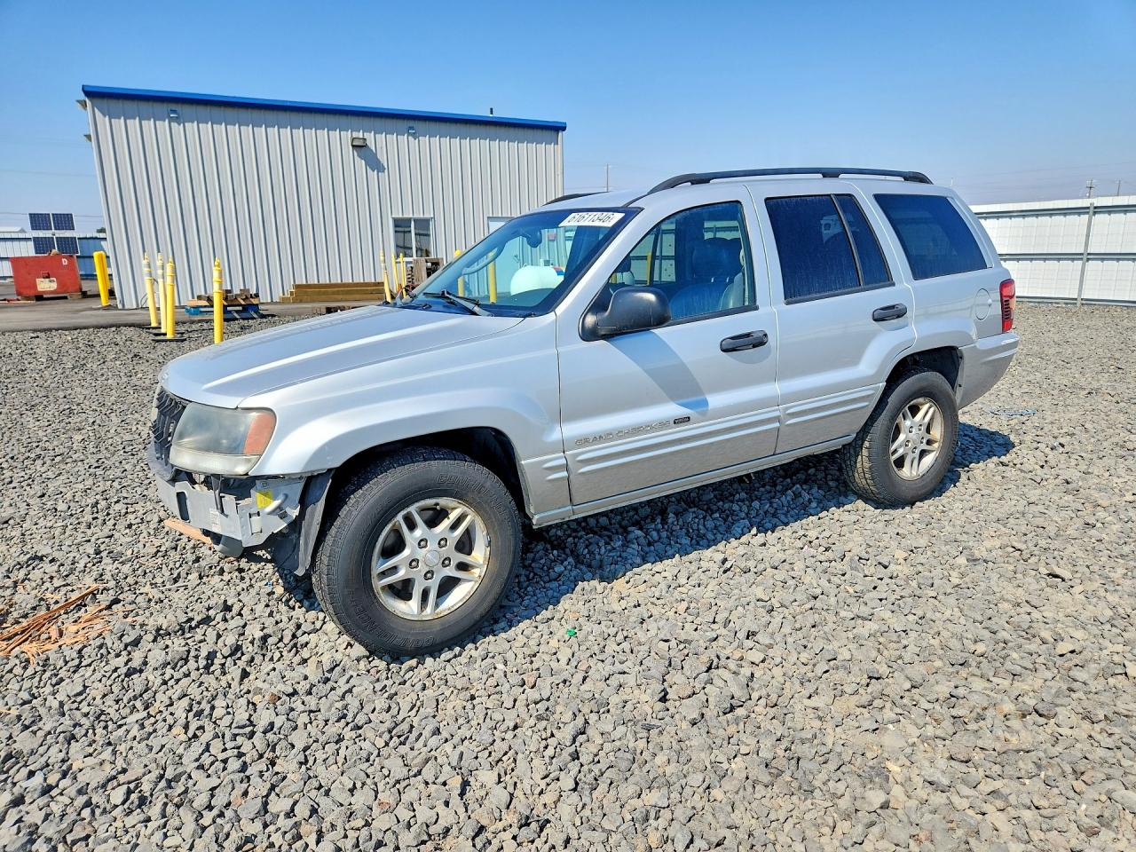 2002 Jeep Grand Cherokee Laredo, VIN 1J4GW48N92C250126 — Front end