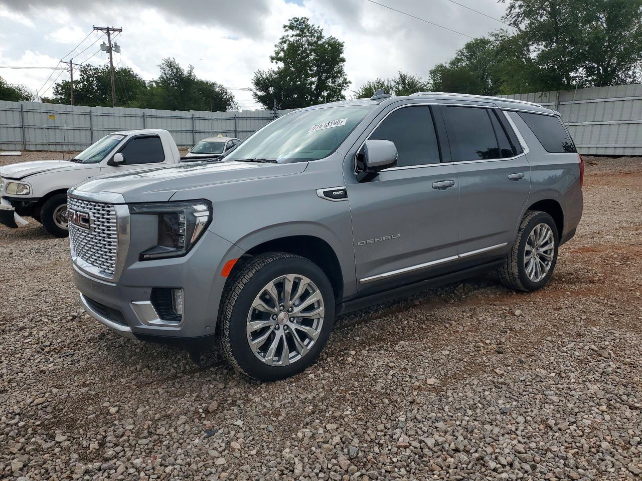 2024 GMC Yukon Denali, VIN 1GKS2DKL0RR359573 — Мелкие вмятины и царапины