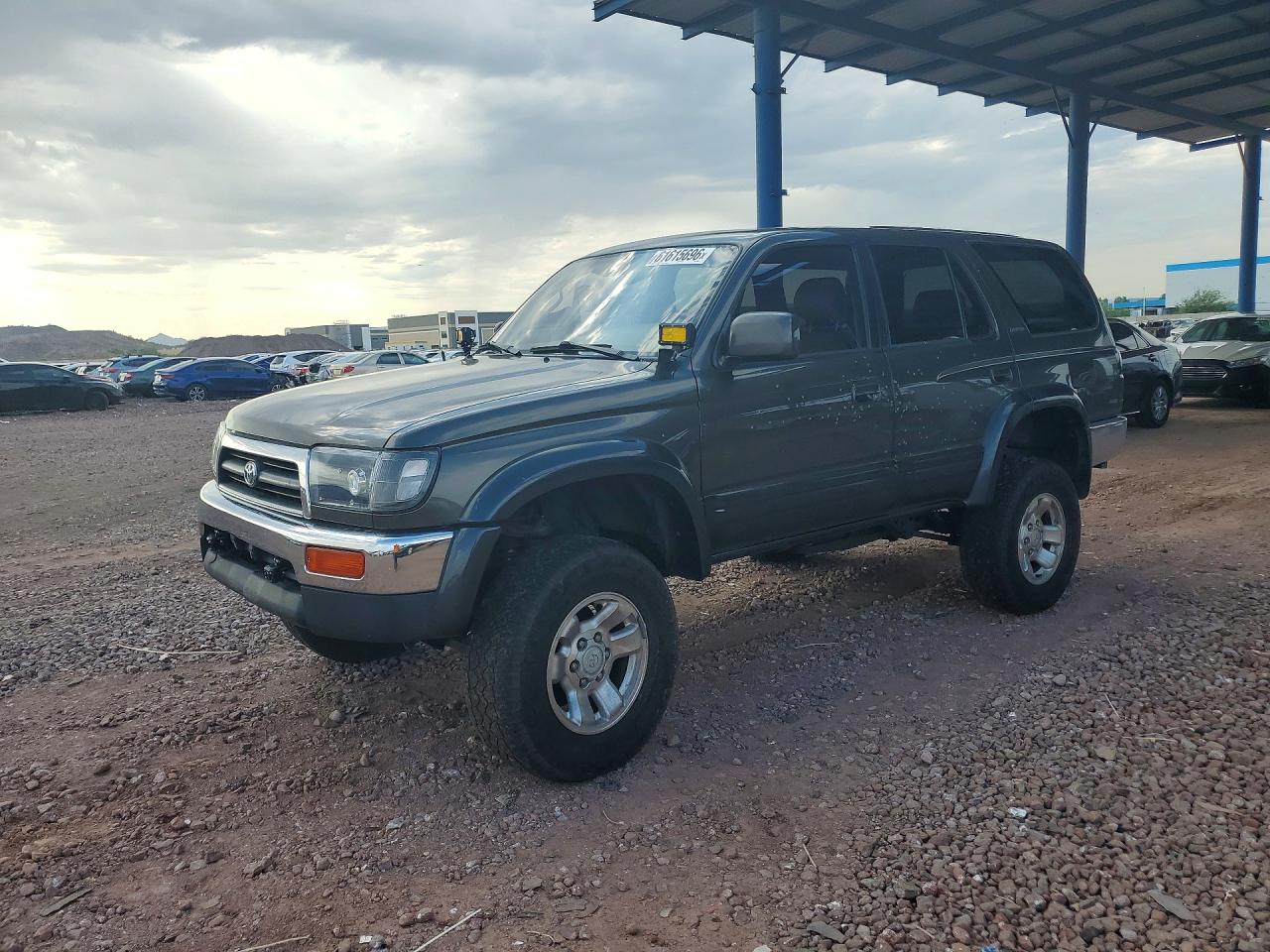 1996 Toyota 4Runner Limited, VIN JT3HN87R1T0024906 — Side