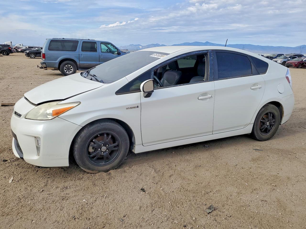 2015 Toyota Prius Four, VIN JTDKN3DU7F1913785 — Burn