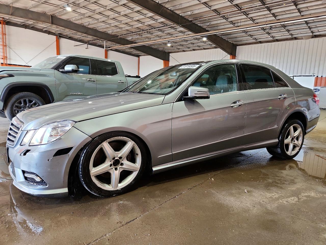 2011 Mercedes-Benz E 550 Luxury, VIN WDDHF9AB8BA492754 — Front end