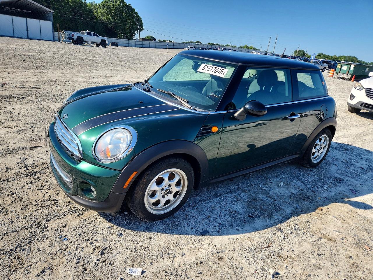 2012 MINI Hardtop, VIN WMWSU3C55CT367904 — Minor dents and scratches