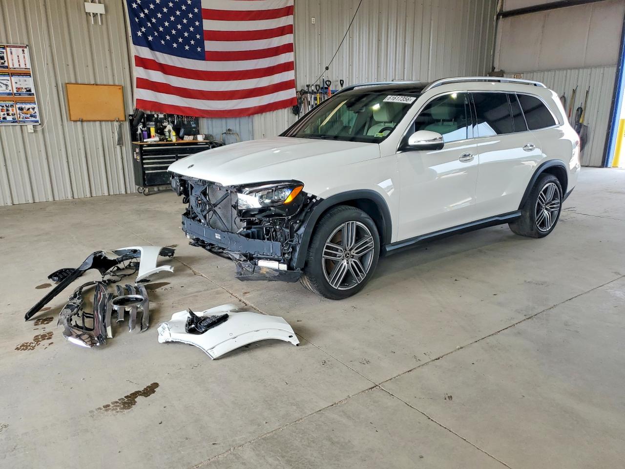 2025 Mercedes-Benz GLS 450, VIN 4JGFF5KE7SB317050 — Front end