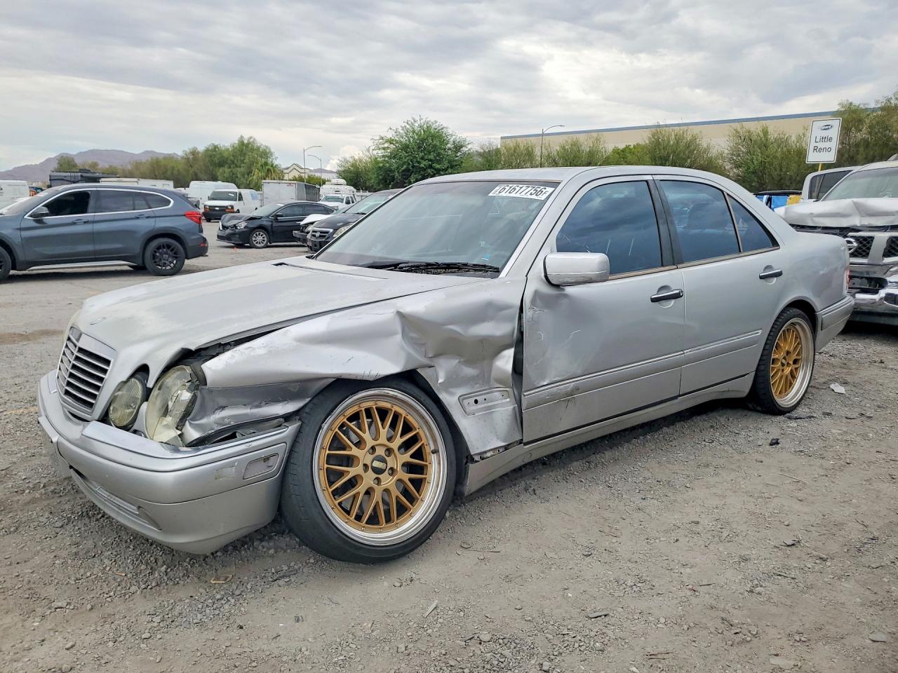 1999 Mercedes-Benz E, VIN WDBJF74H4XA781748 — Перед