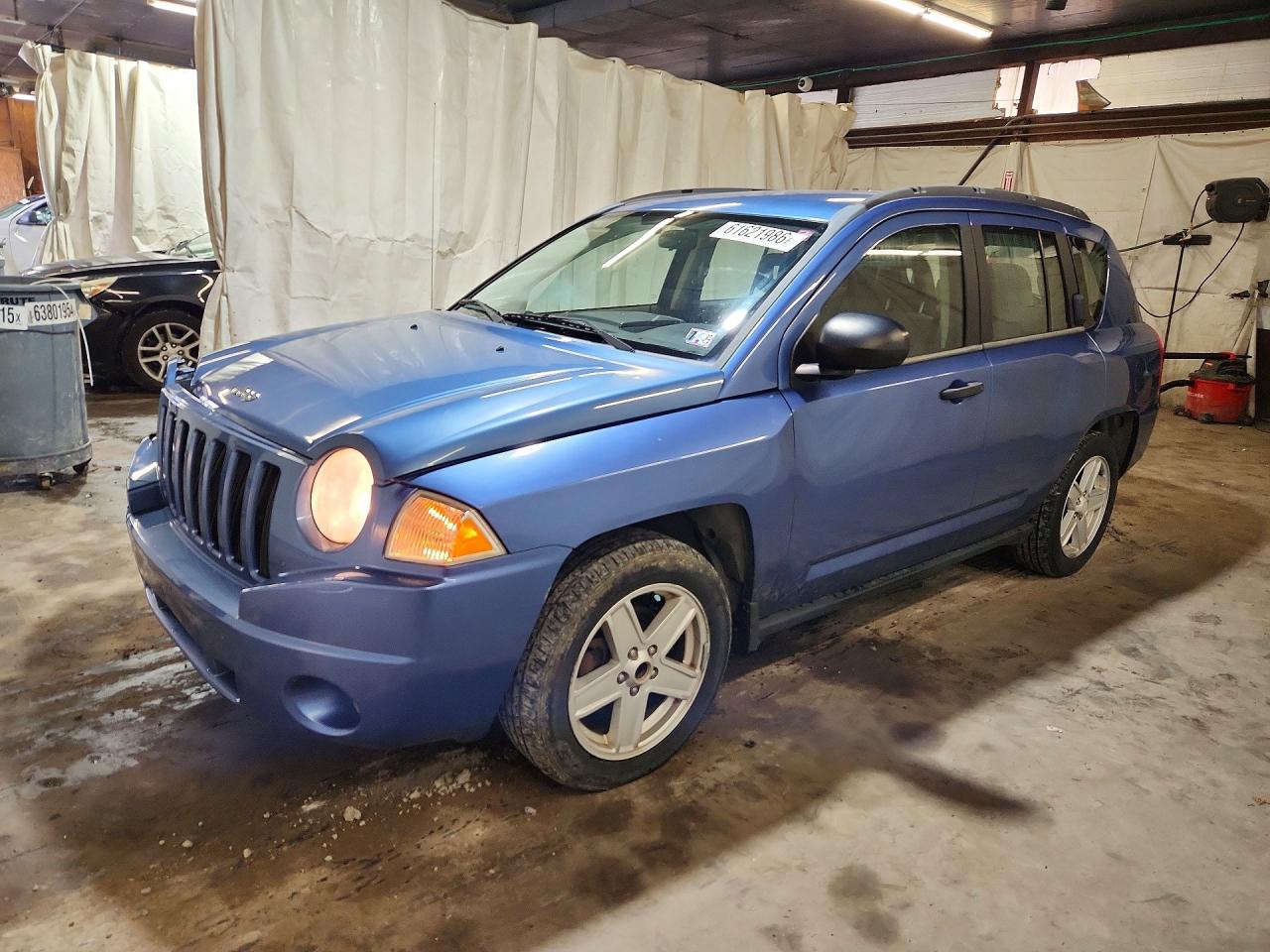 2007 Jeep Compass Sport, VIN 1J8FT47W97D200275 — Front end