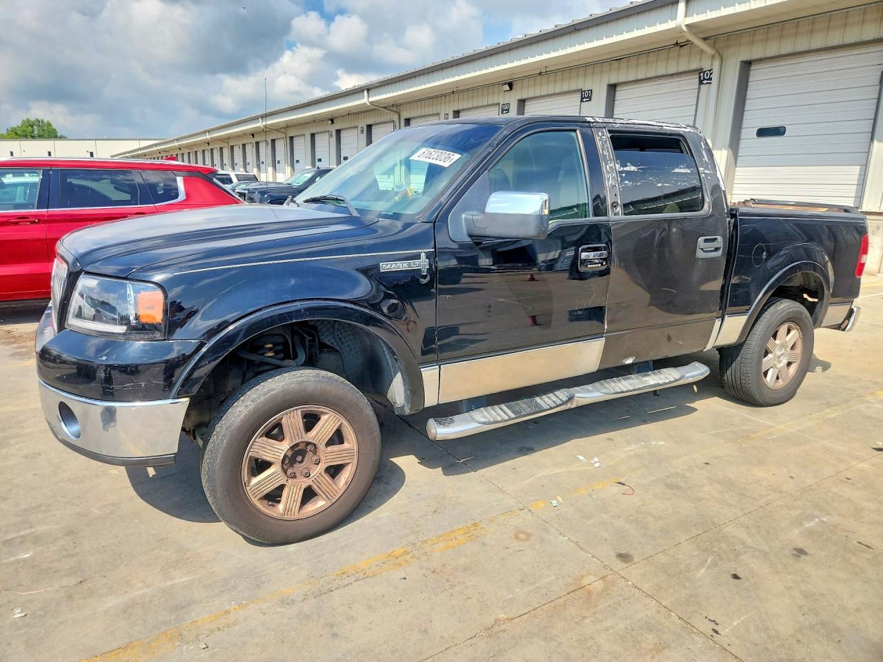 2006 Lincoln Mark LT, VIN 5LTPW18526FJ14555 — Бок