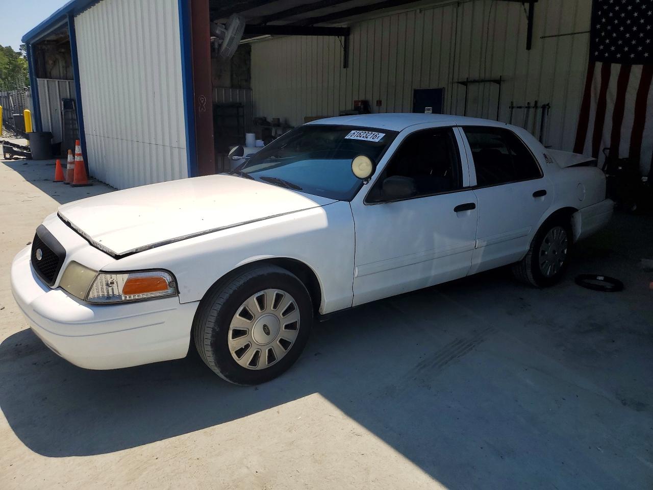 2011 Ford Police Interceptor, VIN 2FABP7BV4BX166621 — Rear end
