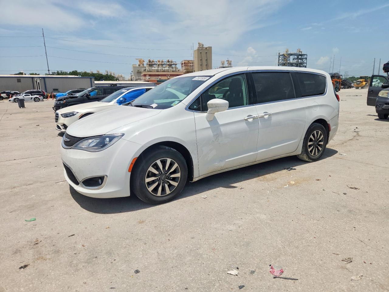 2018 Chrysler Pacifica Touring Plus, VIN 2C4RC1FG0JR125550 — Water / flood