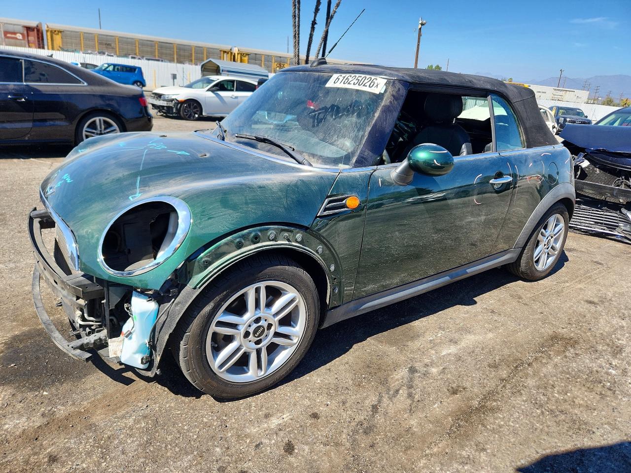 2013 MINI Convertible, VIN WMWZN3C55DT569316 — Front end