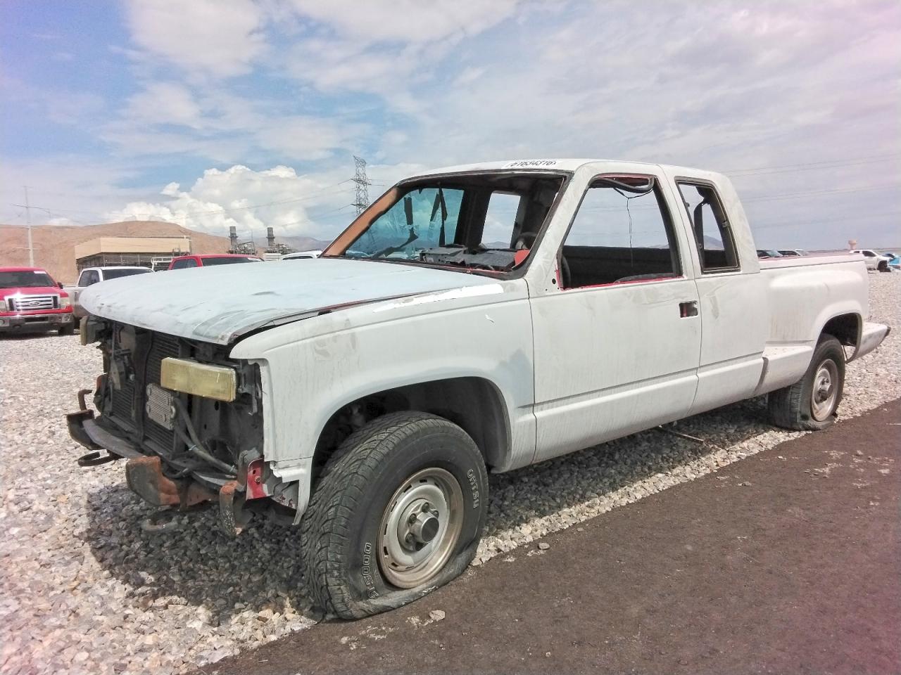 1995 GMC Sierra 1500 SLT, VIN 2GTEK19Z7S1501899 — Stripped