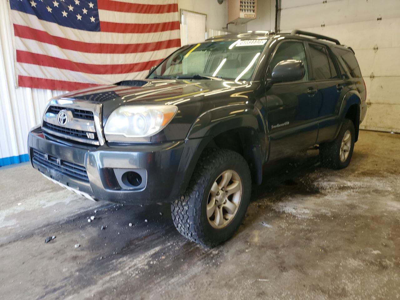 2006 Toyota 4Runner SR5, VIN JTEBT14R768031640 — Minor dents and scratches