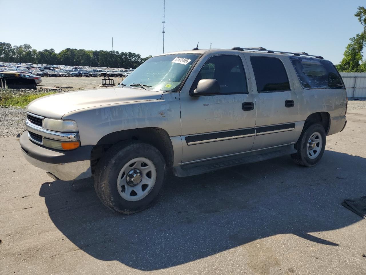 2005 Chevrolet Suburban LS, VIN 3GNEC16Z85G104660 — Front end