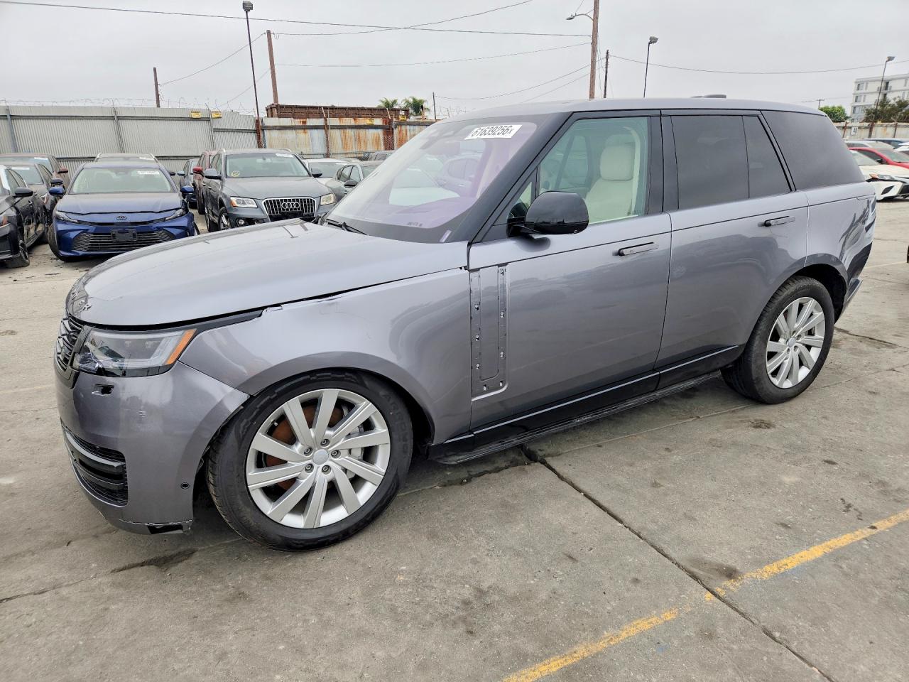 2023 Land Rover Range Rover SE, VIN SALKP9FU8PA051925 — Front end