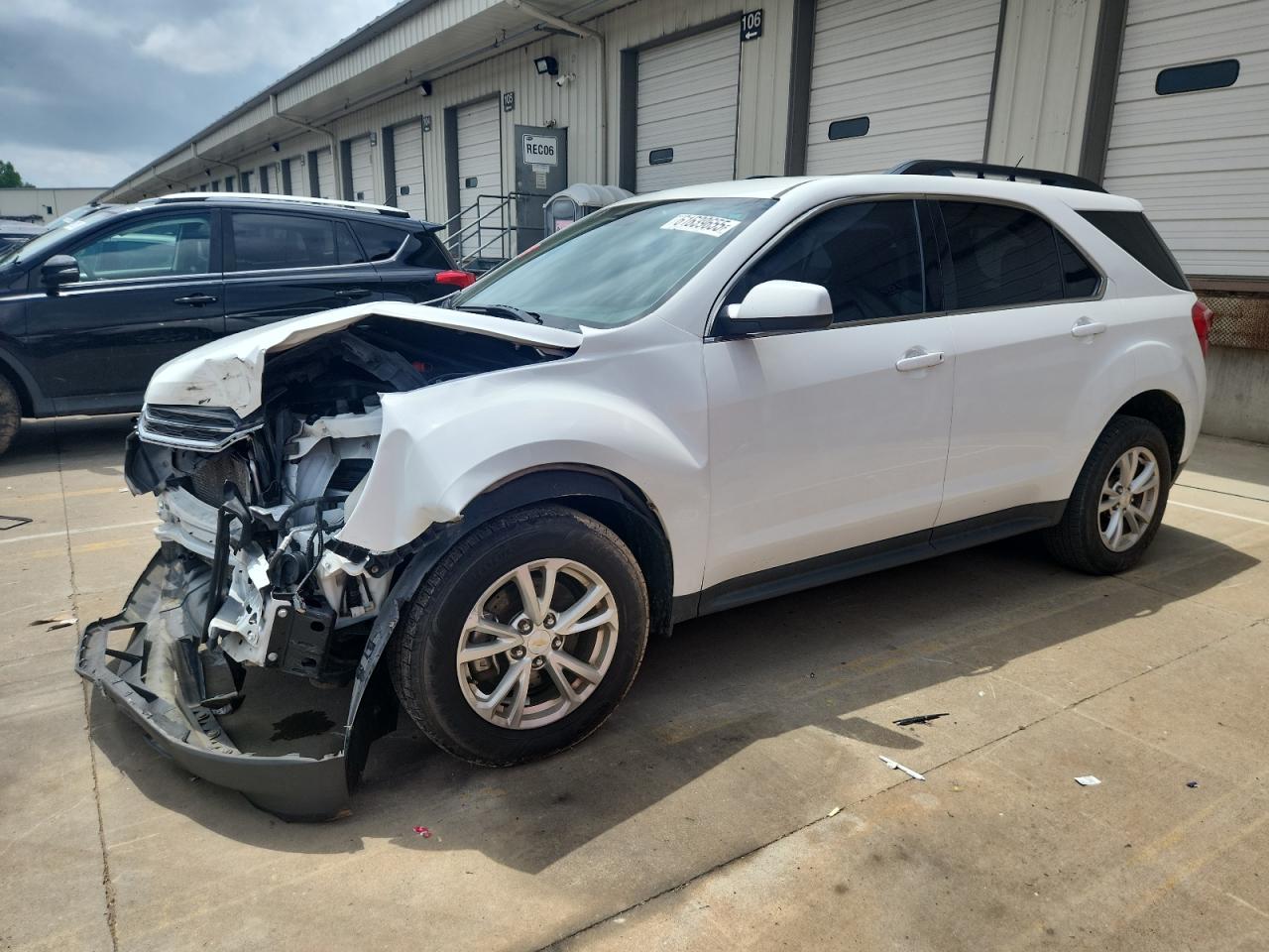 2017 Chevrolet Equinox LT, VIN 2GNALCEK3H1597451 — Front end
