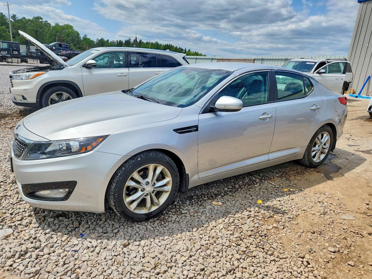2012 Kia Optima EX, VIN 5XXGN4A71CG005536 — Roof