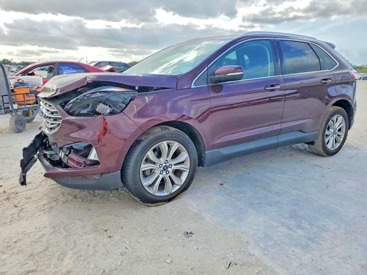2019 Ford Edge Titanium, VIN 2FMPK3K90KBC15770 — Front end