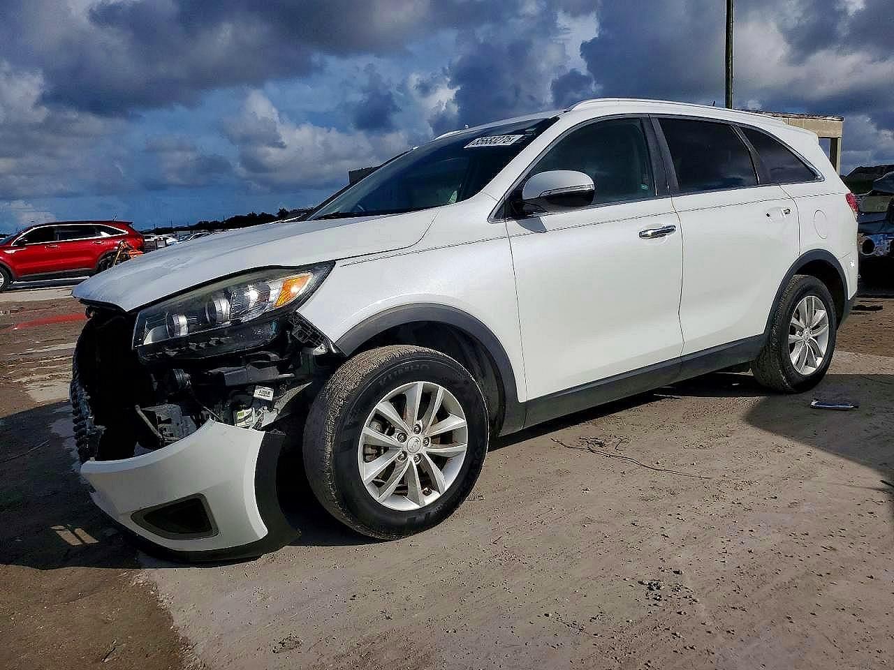 2017 Kia Sorento LX, VIN 5XYPG4A36HG235745 — Front end