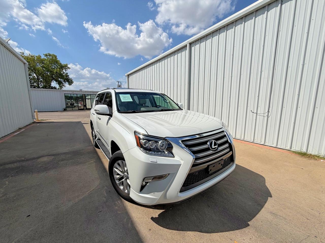 2014 Lexus GX 460, VIN JTJBM7FX2E5067216 — Minor dents and scratches