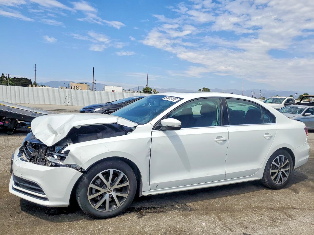 2017 Volkswagen Jetta SE, VIN 3VWDB7AJ0HM270699 — Front end