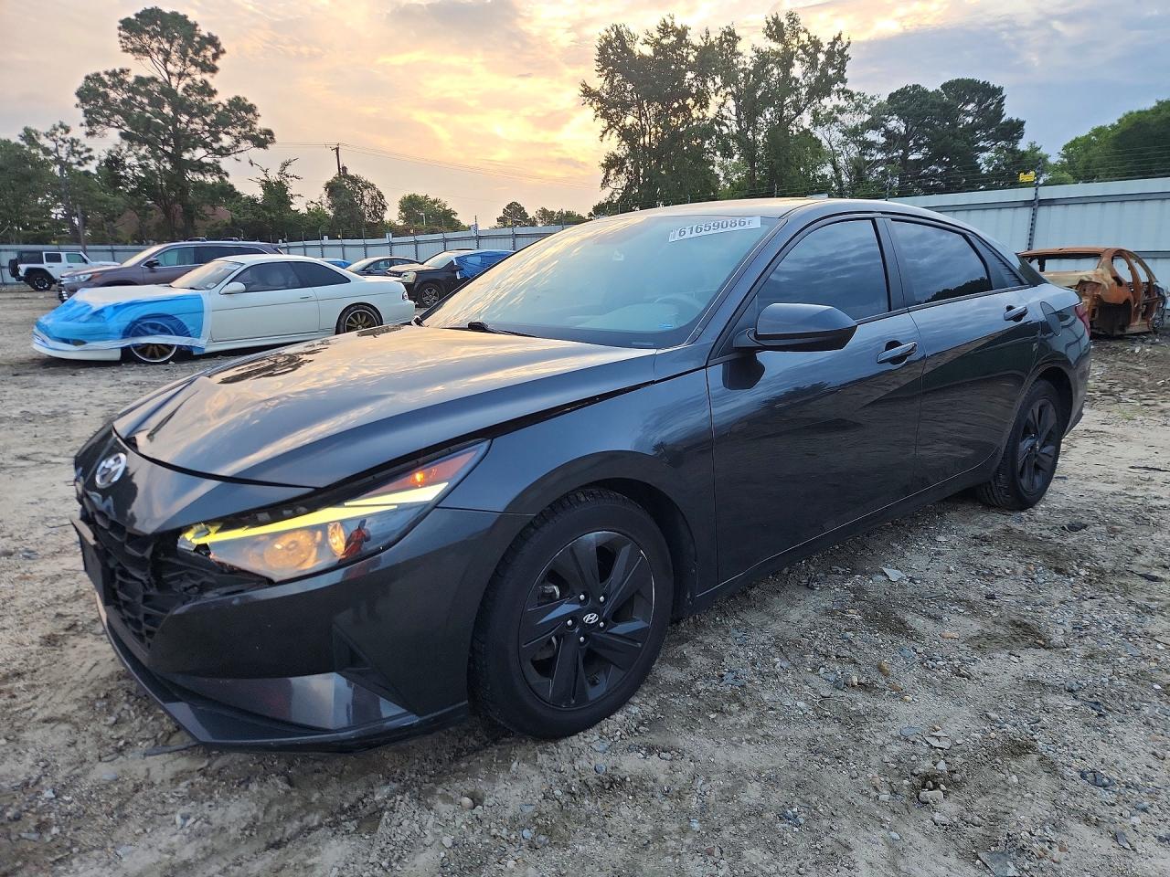 2021 Hyundai Elantra SEL, VIN 5NPLM4AGXMH046397 — Front end