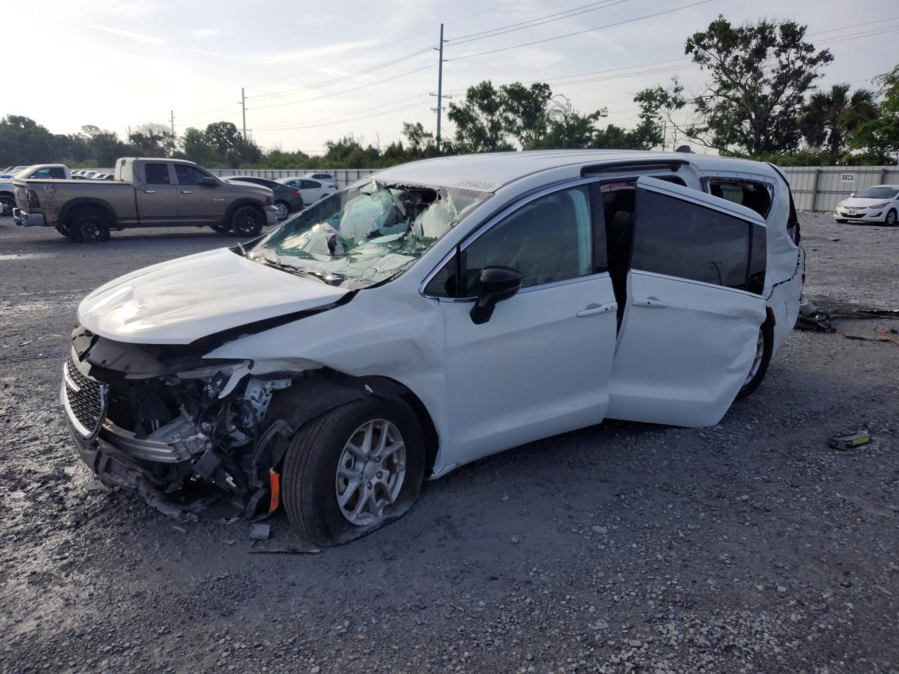 2026 Chrysler Pacifica Select, VIN 2C4RC1BG0TR187037 — По всему кузову