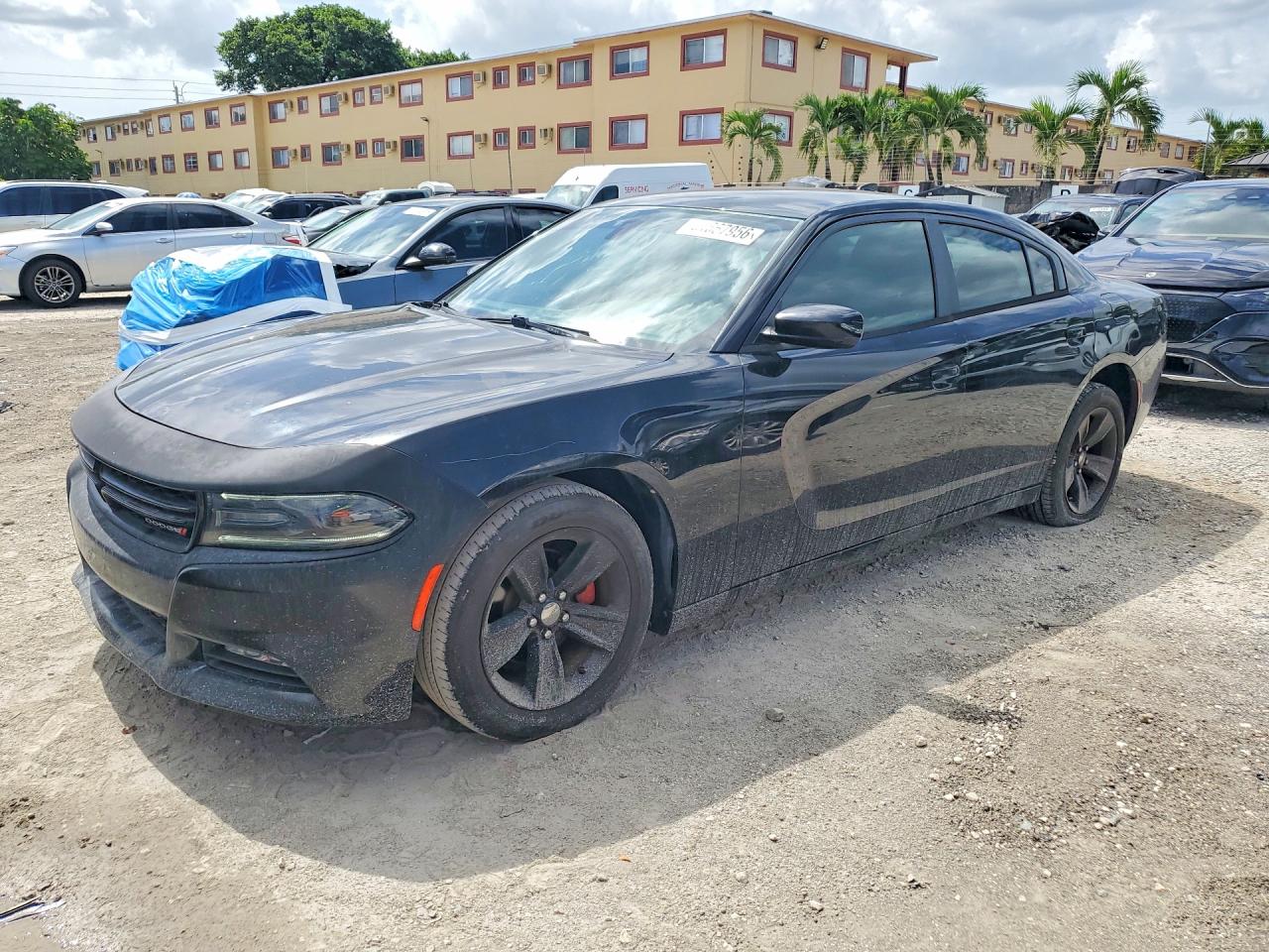 2015 Dodge Charger SXT, VIN 2C3CDXHG8FH749908 — Minor dents and scratches