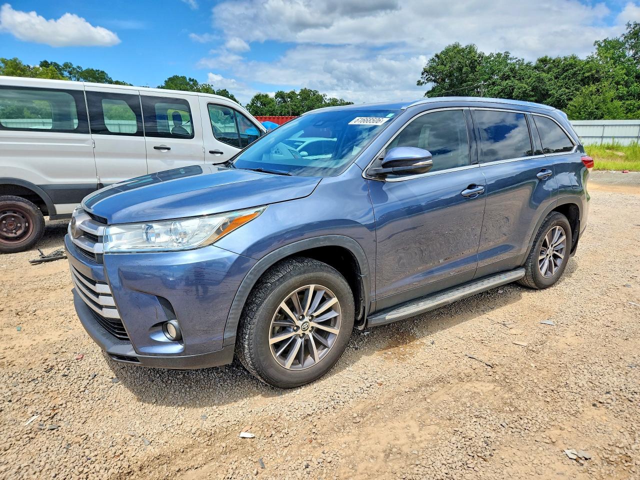 2019 Toyota Highlander XLE, VIN 5TDJZRFH9KS971834 — Обычный износ