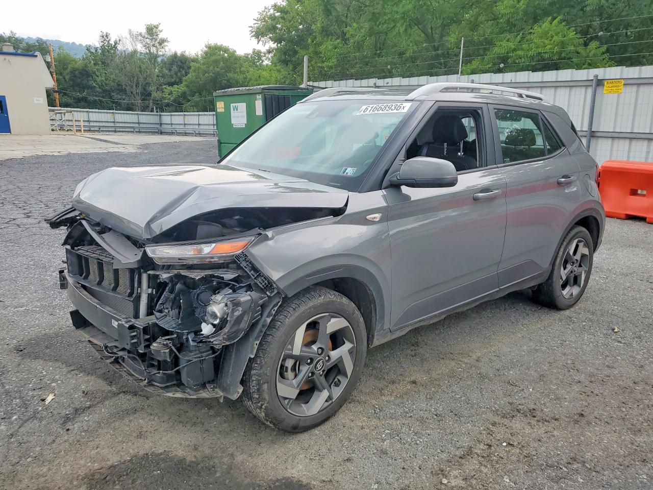 2022 Hyundai Venue SEL, VIN KMHRC8A36NU209390 — Front end