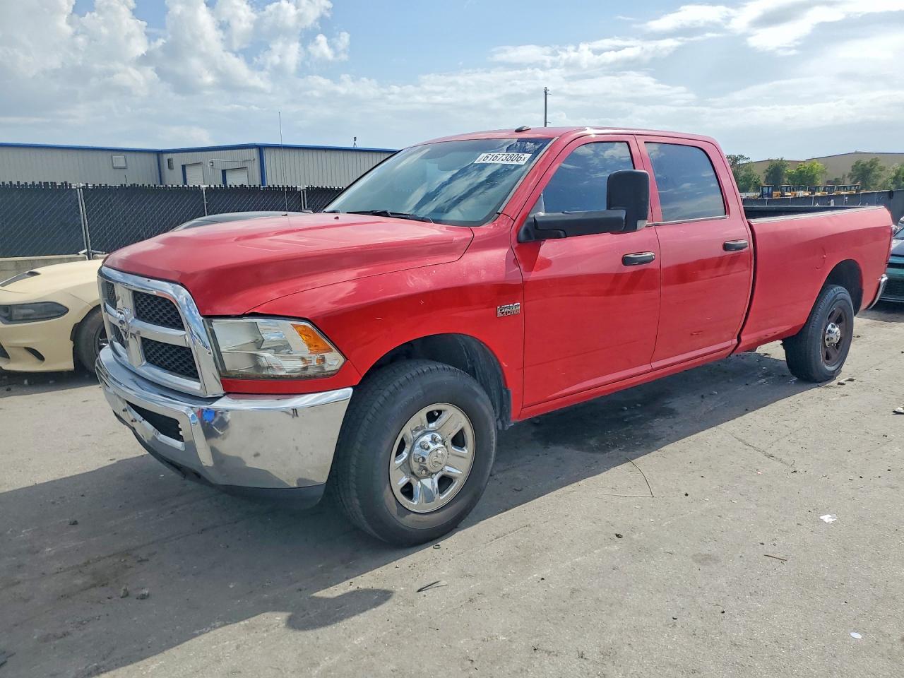 2016 Ram 2500 Tradesman, VIN 3C6UR4HJ2GG218286 — Front end