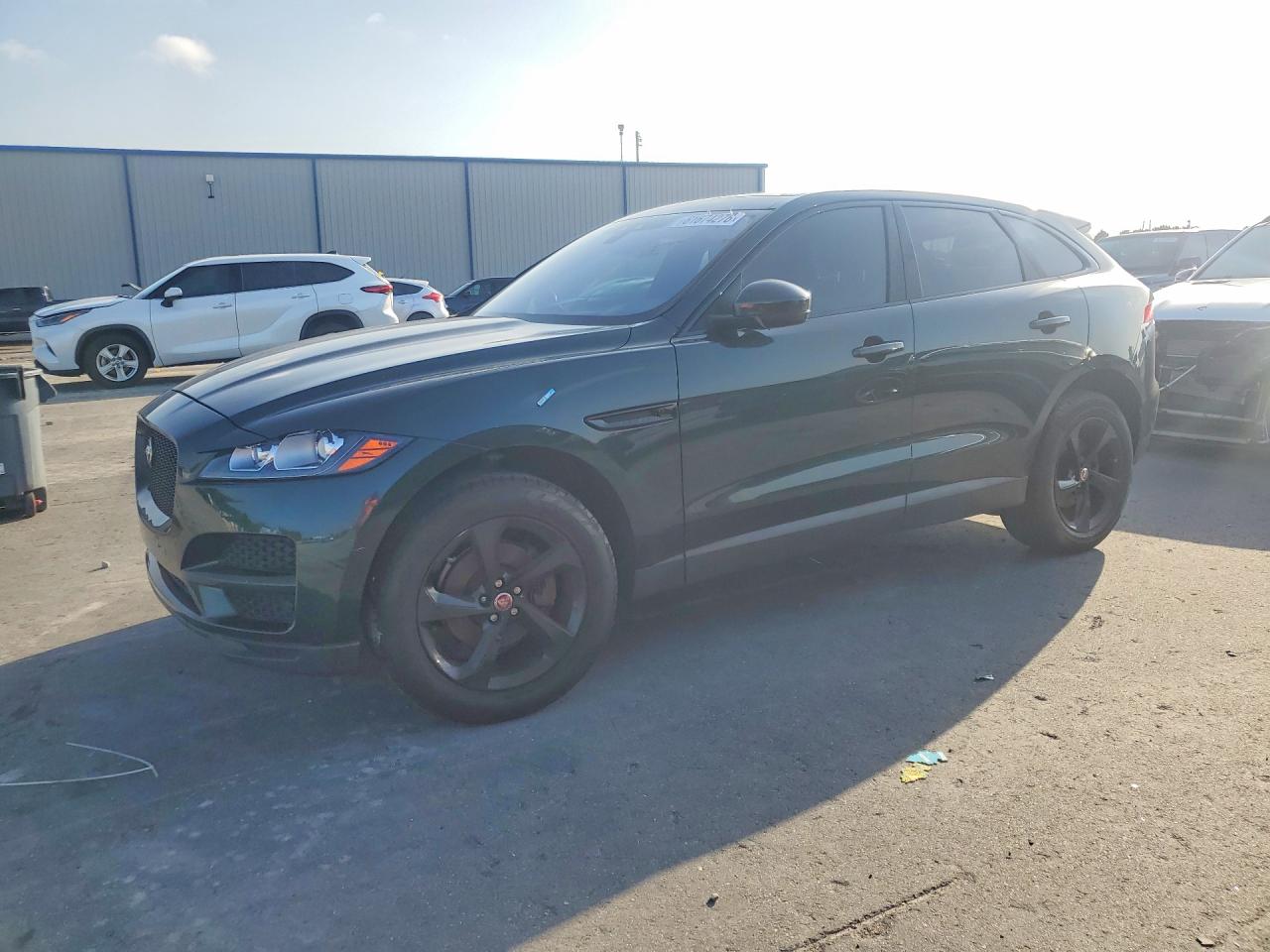 2017 Jaguar F-Pace 20d Premium, VIN SADCJ2BN5HA085409 — Minor dents and scratches