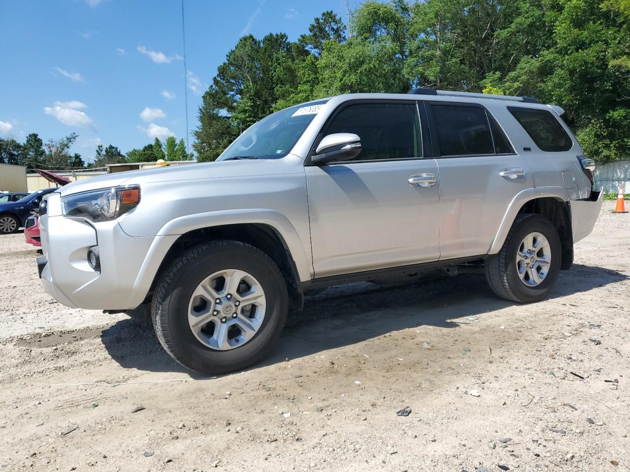 2024 Toyota 4Runner SR5 Premium, VIN JTENU5JR4R6289877 — Rear end