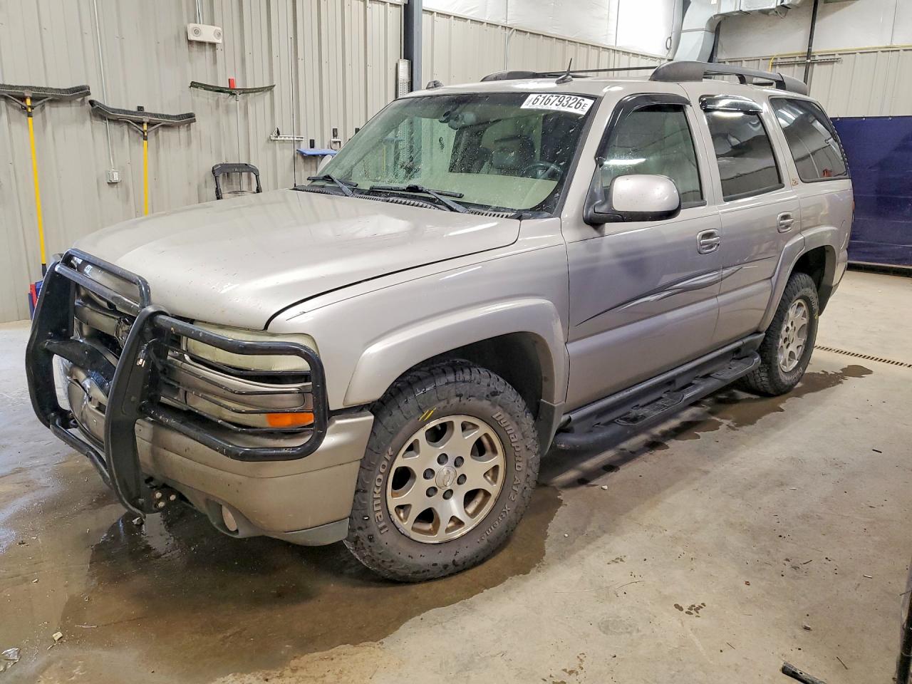 2004 Chevrolet Tahoe Z71, VIN 1GNEK13Z54R202566 — Перед
