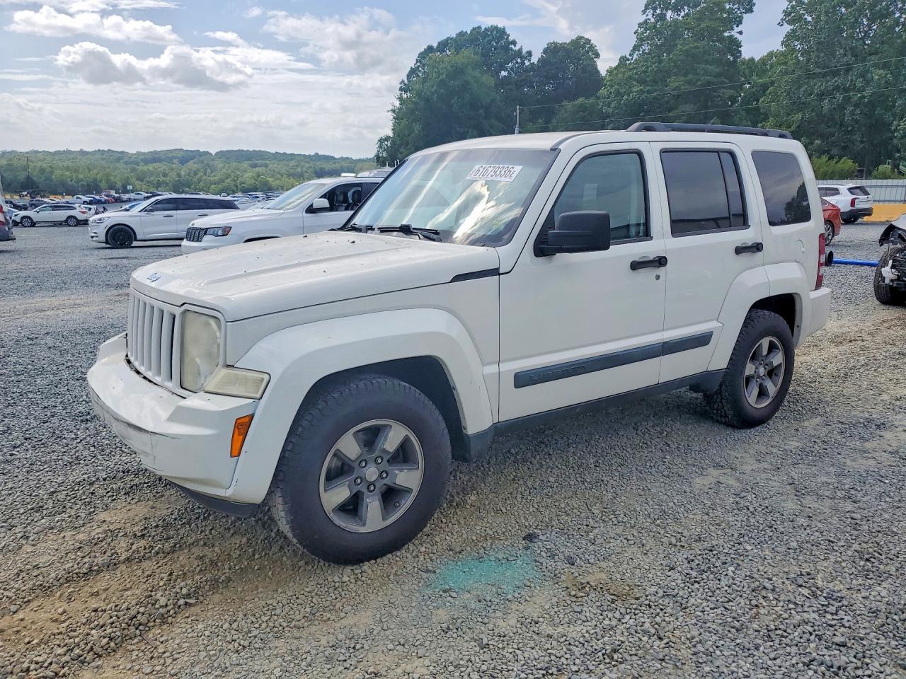 2008 Jeep Liberty Sport, VIN 1J8GP28K48W249253 — Перед