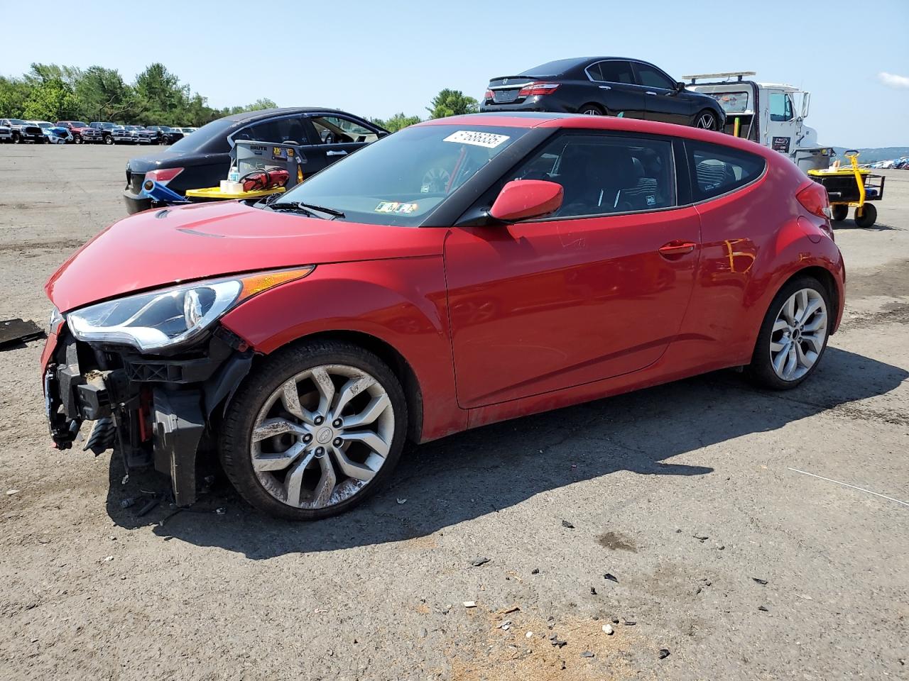 2013 Hyundai Veloster w/Black Int, VIN KMHTC6AD8DU179195 — Front end